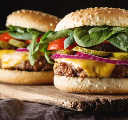 puncak-kenikmatan-kuliner-10-burger-tinggi-yangmemikat