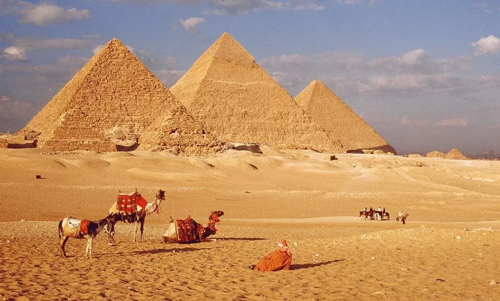 Exploring the Ancient Wonders of Cairo