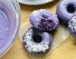 Donat ubi ungu dengan warna alami yang cantik dan tekstur lembut, sempurna untuk camilan sehat