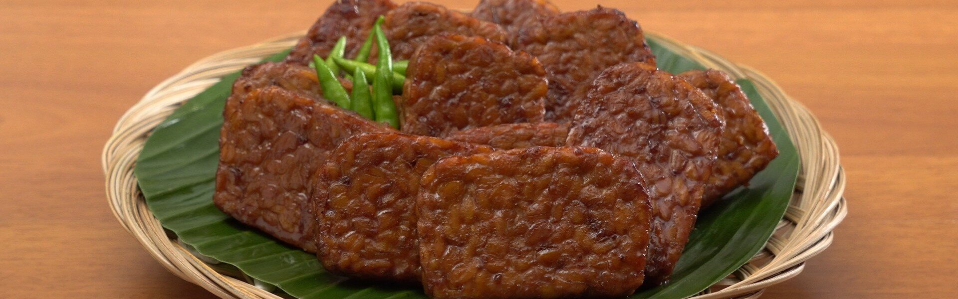 Tempe bacem klasik dengan rasa manis dan gurih yang memanjakan lidah, ideal untuk menu sehari-hari