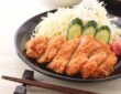 Sushi Ayam Goreng Katsu renyah dengan nasi lembut, disajikan dengan saus tonkatsu yang gurih dan lezat