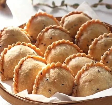 pastel-pisang-coklat-camilan-lezat-dengan-sensasimanis