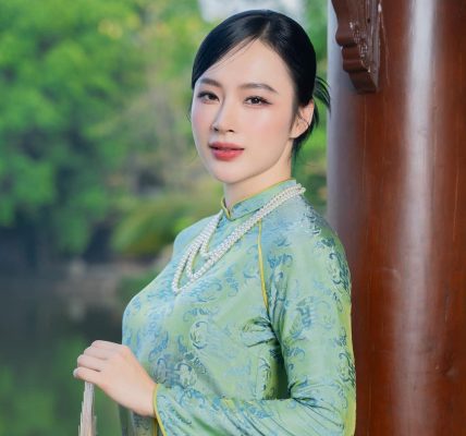 Angela Phương Trinh