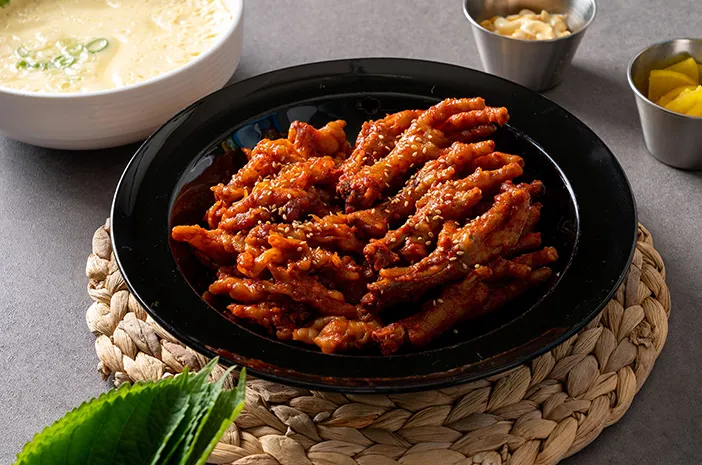 Nilai Gizi di Balik Pedasnya Ceker Mercon