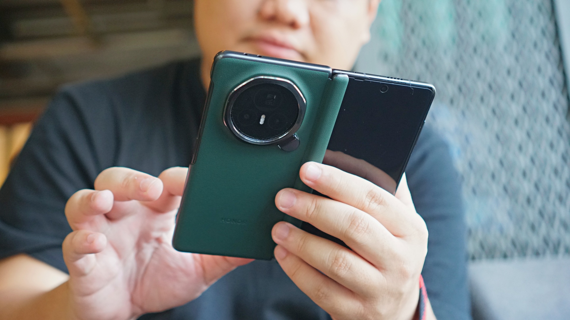 Baterai Tahan Lama dan Pengisian Cepat