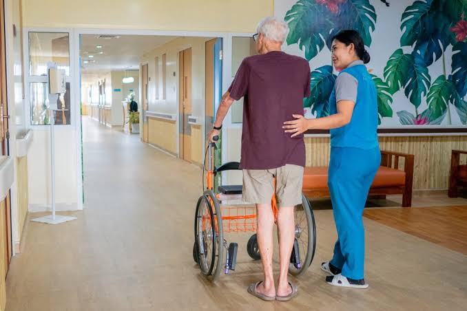 Siapkan Lokasi yang Aman dan Mudah Diakses Jasa Assisted Living